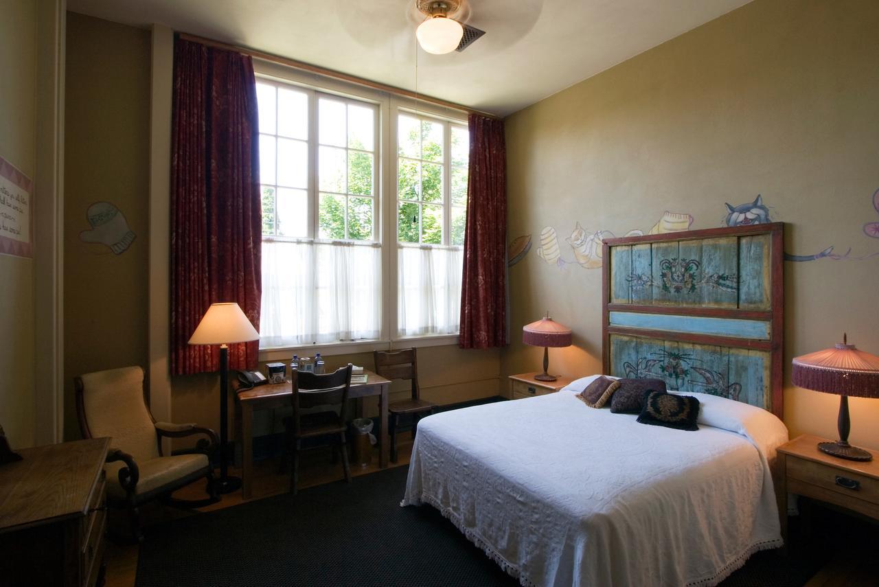 Mcmenamins Kennedy School Hotel Portland Luaran gambar