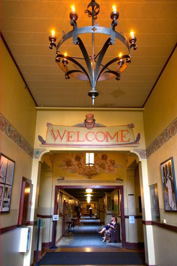 Mcmenamins Kennedy School Hotel Portland Luaran gambar